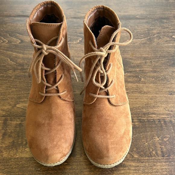 Mia Women's Chestnut Brown Jaimee Quilted Ankle Boots Size 5M - Picture 1 of 10
